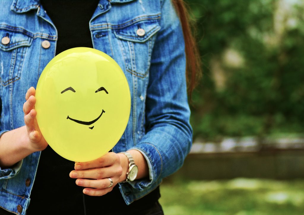 balloon-hands-relationship-3147674 balloon, hands, relationship-3147674.jpg